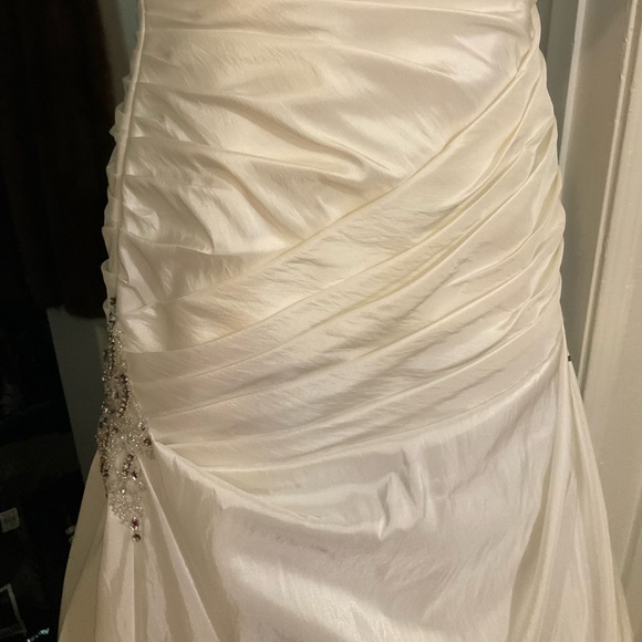 Moonlight Bridal White Wedding Dress - Picture 9 of 16